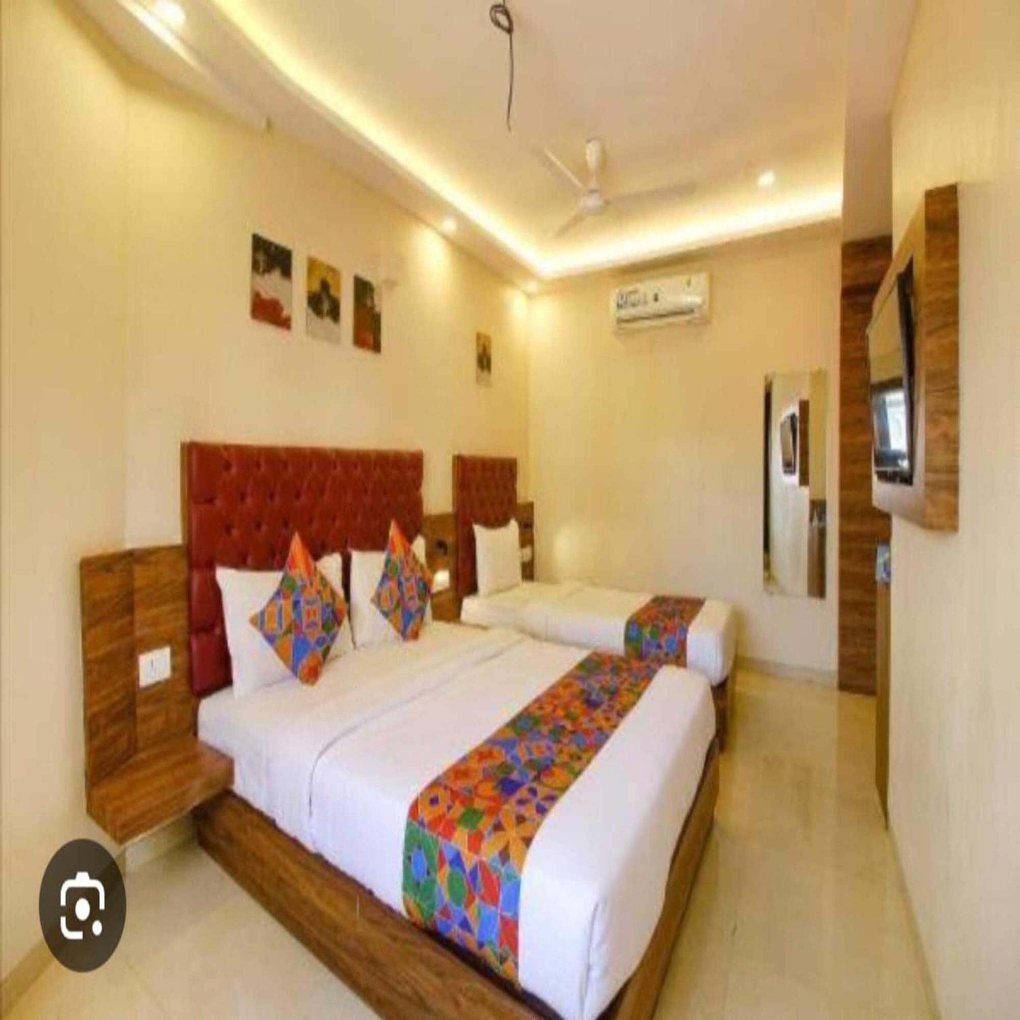 Hotel Elegant - Mohammed Ali Road Bombaim Exterior foto