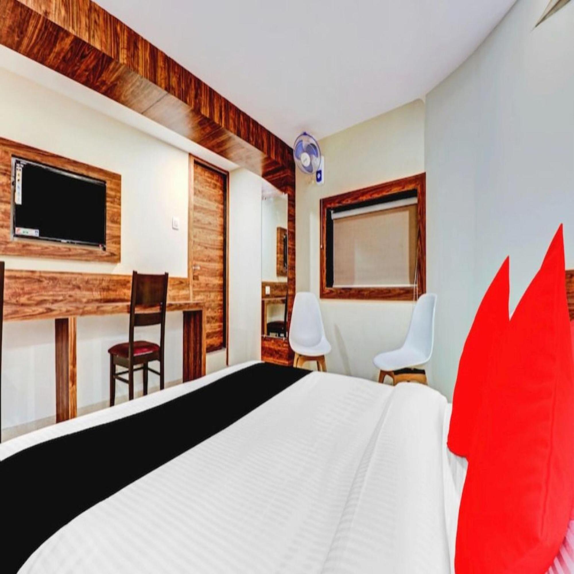 Hotel Elegant - Mohammed Ali Road Bombaim Exterior foto