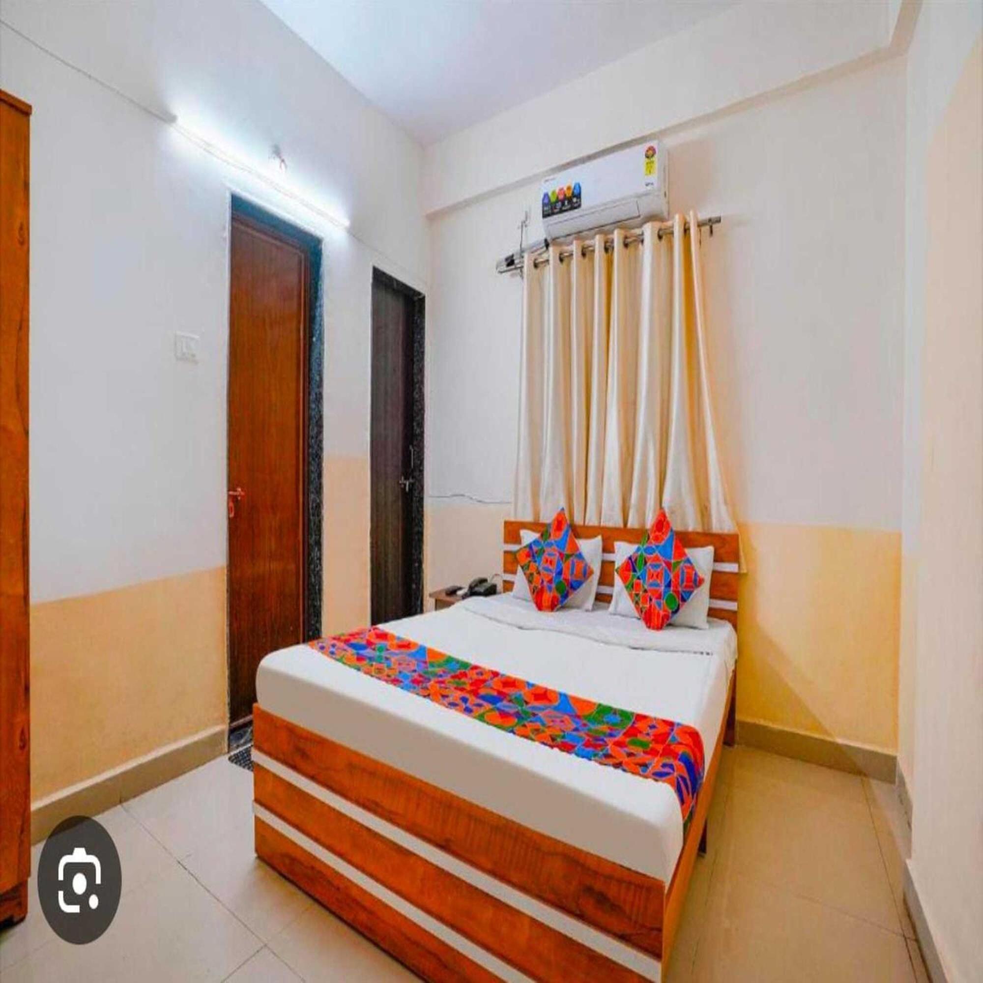 Hotel Elegant - Mohammed Ali Road Bombaim Exterior foto