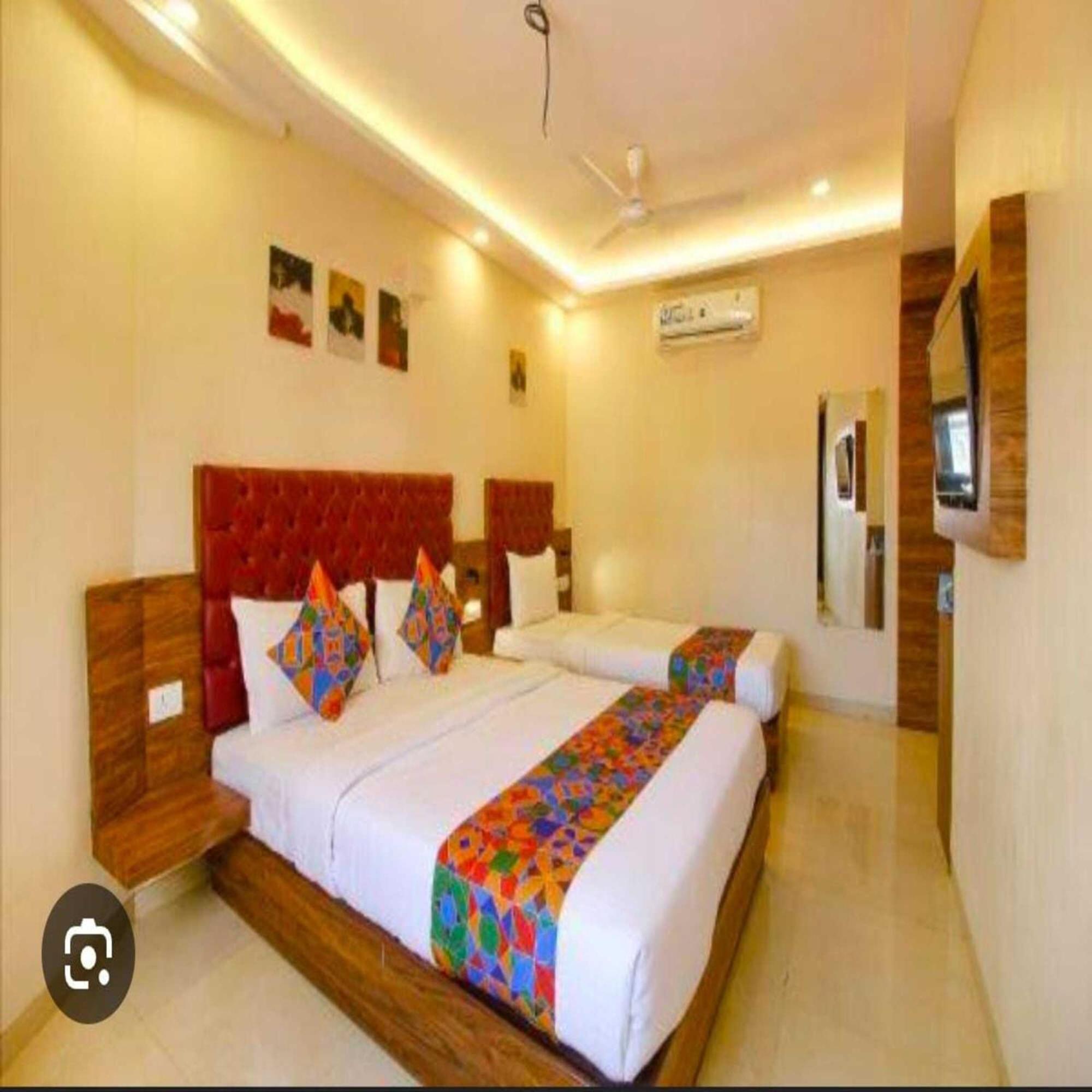 Hotel Elegant - Mohammed Ali Road Bombaim Exterior foto
