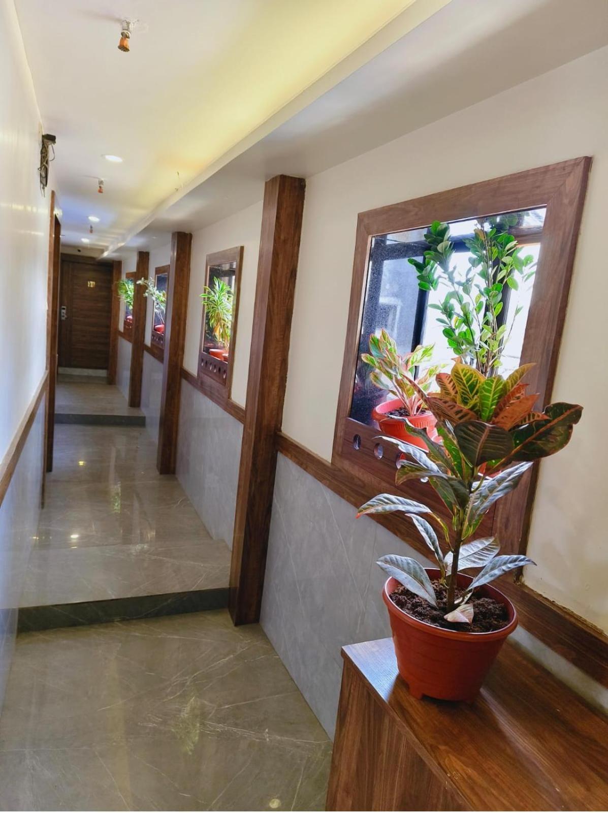 Hotel Elegant - Mohammed Ali Road Bombaim Exterior foto